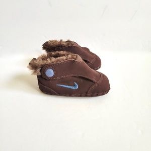 Nike Baby/Toddler Suede Booties with faux fur lining - 4C